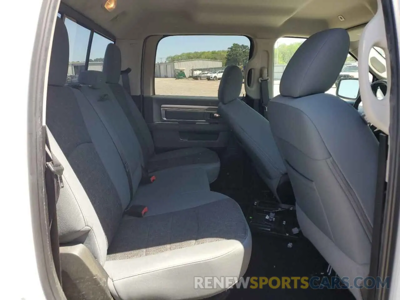 10 fotografías del automóvil dañado 1C6RR7LT2KS570012 RAM 1500 2019