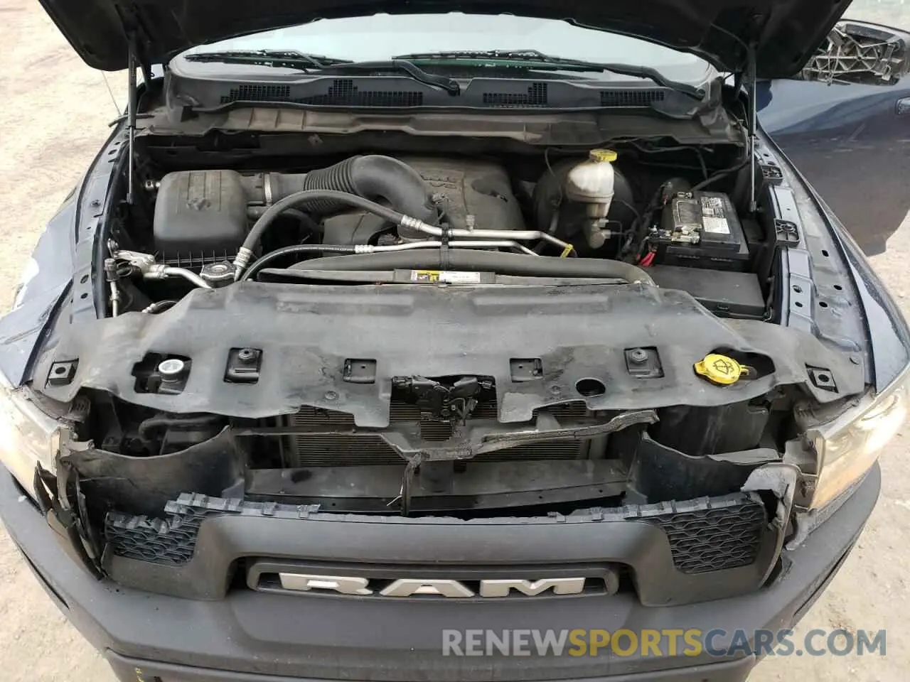 11 fotografías del automóvil dañado 1C6RR7LTXKS734848 RAM 1500 2019