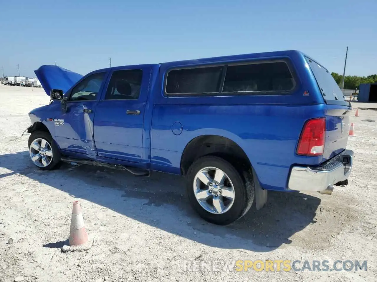 2 fotografías del automóvil dañado 1C6RR7SM2KS682027 RAM 1500 2019