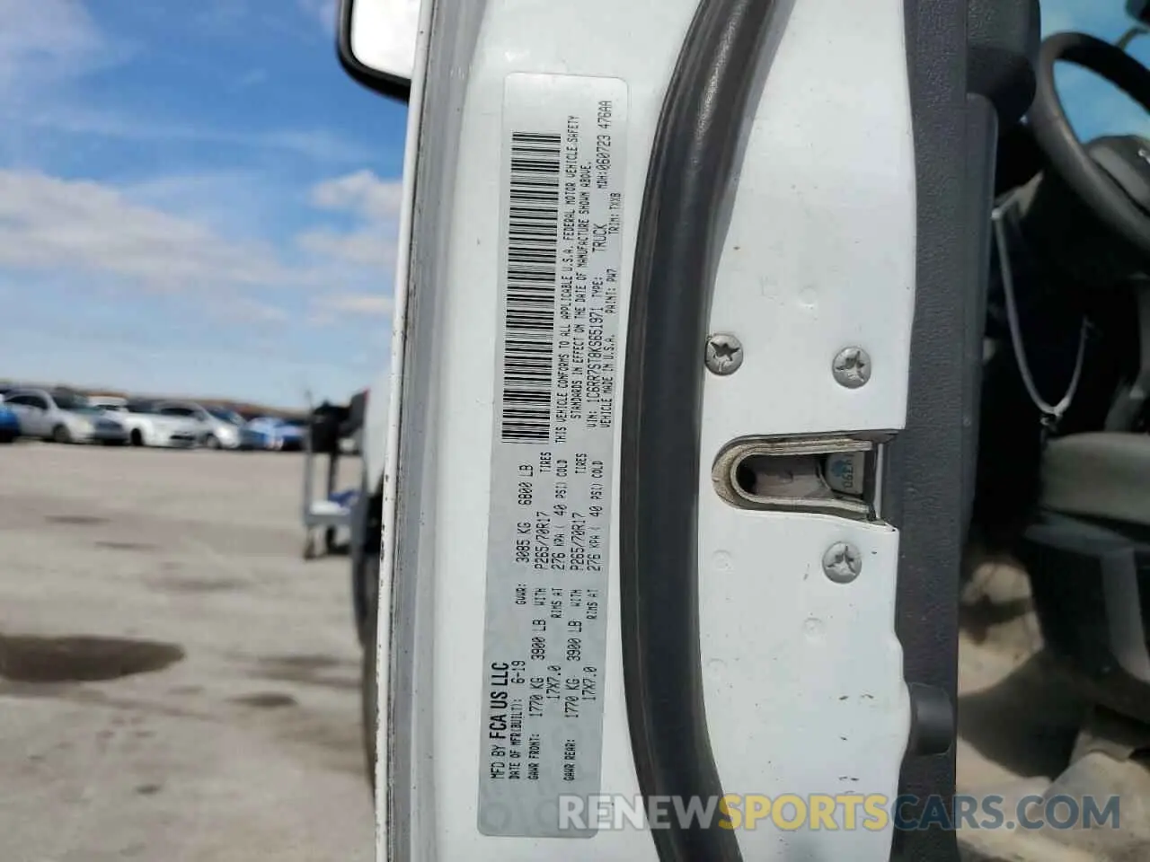 12 fotografías del automóvil dañado 1C6RR7ST8KS651971 RAM 1500 2019