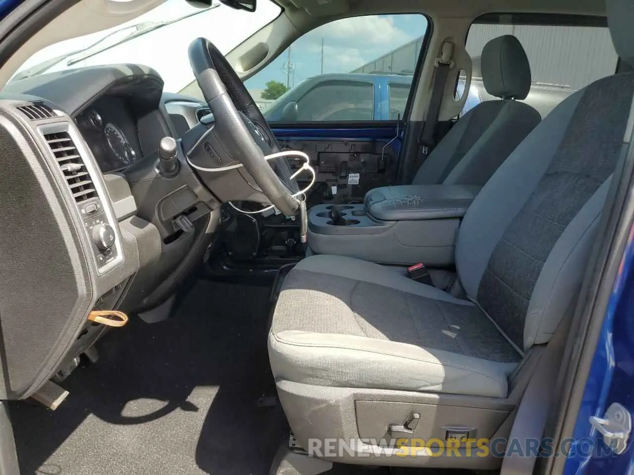 7 fotografías del automóvil dañado 1C6RR7TT0KS521875 RAM 1500 2019