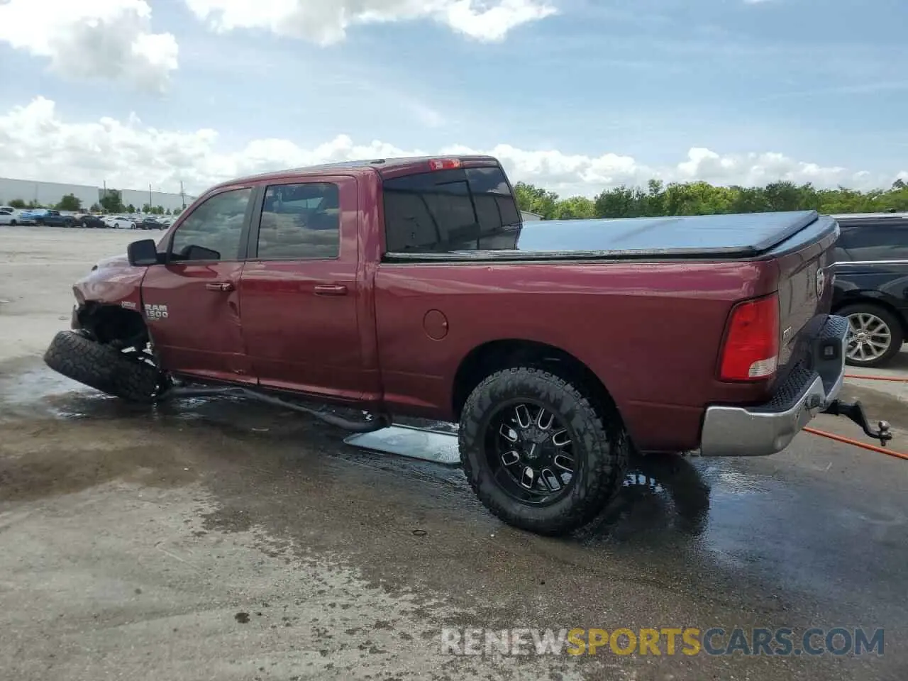 2 fotografías del automóvil dañado 1C6RR7TT0KS614461 RAM 1500 2019