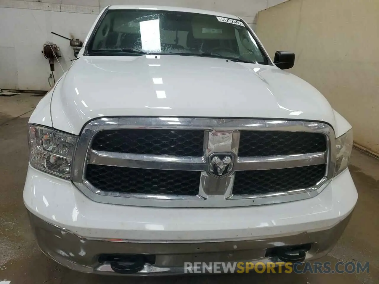 5 fotografías del automóvil dañado 1C6RR7TT1KS612234 RAM 1500 2019