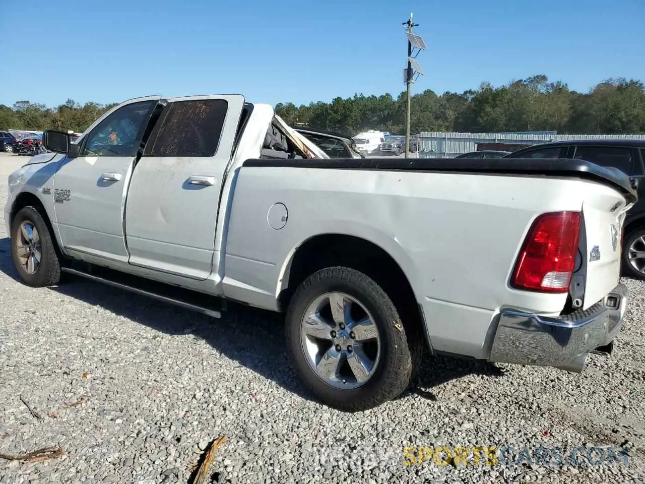 2 fotografías del automóvil dañado 1C6RR7TT3KS645722 RAM 1500 2019