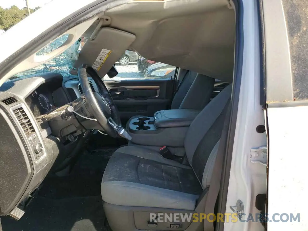 7 fotografías del automóvil dañado 1C6RR7TT3KS645722 RAM 1500 2019