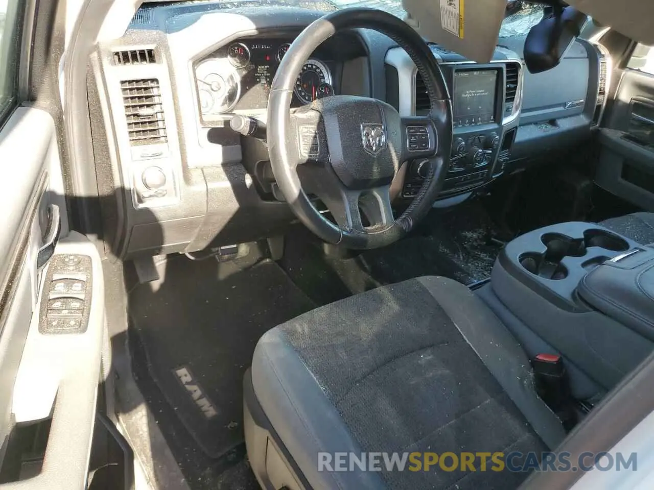 8 fotografías del automóvil dañado 1C6RR7TT3KS645722 RAM 1500 2019