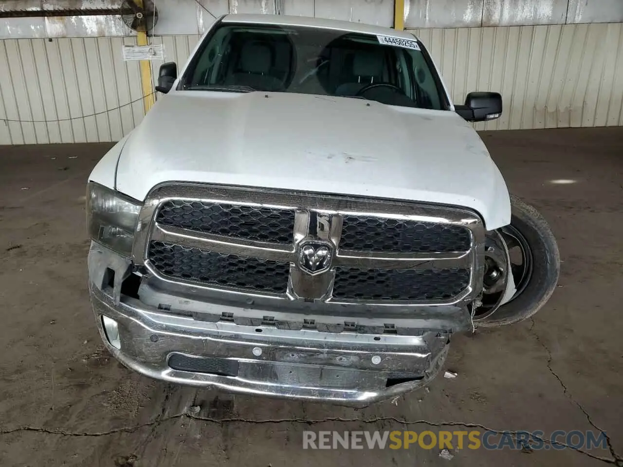5 fotografías del automóvil dañado 1C6RR7TT5KS566231 RAM 1500 2019