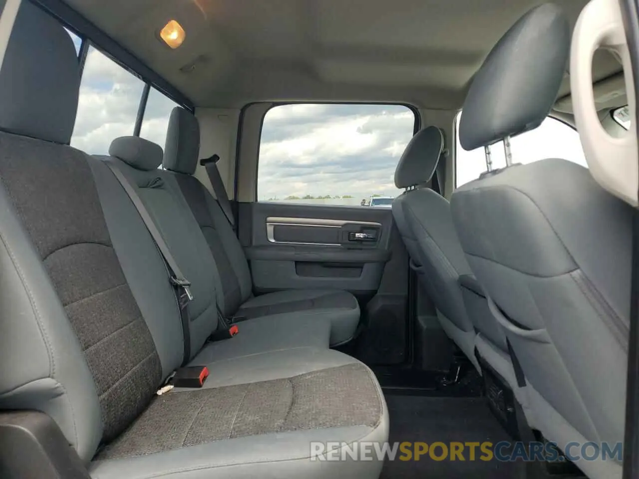 10 fotografías del automóvil dañado 1C6RR7TT6KS714595 RAM 1500 2019