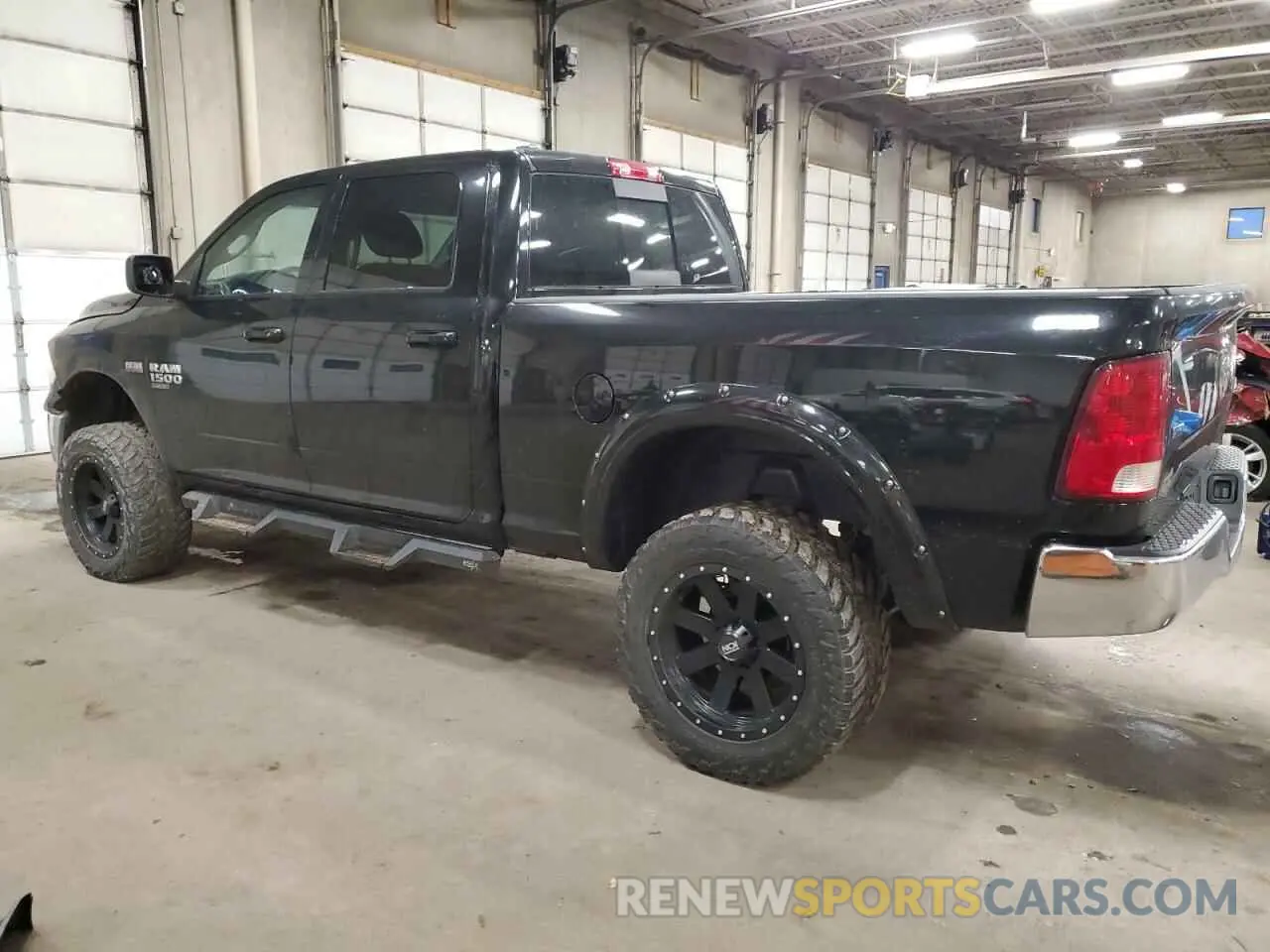 2 fotografías del automóvil dañado 1C6RR7TT7KS658960 RAM 1500 2019