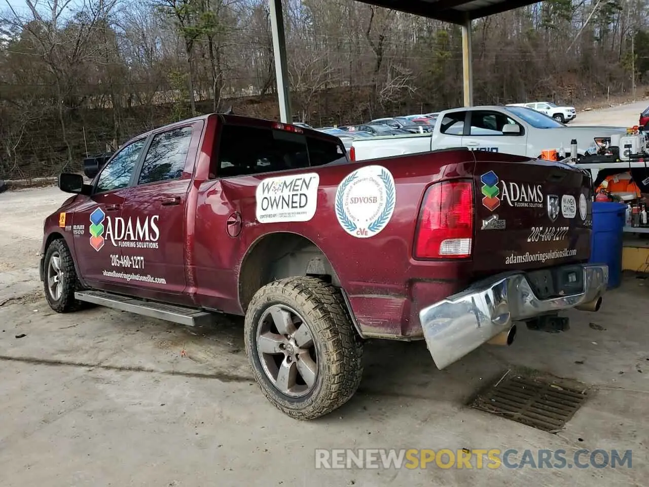 2 fotografías del automóvil dañado 1C6RR7TTXKS714504 RAM 1500 2019