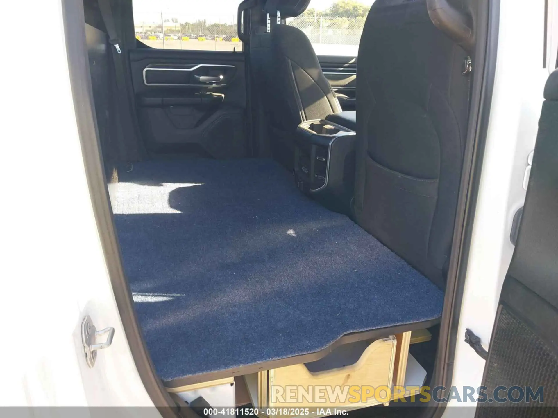 8 fotografías del automóvil dañado 1C6RREBT0KN761335 RAM 1500 2019