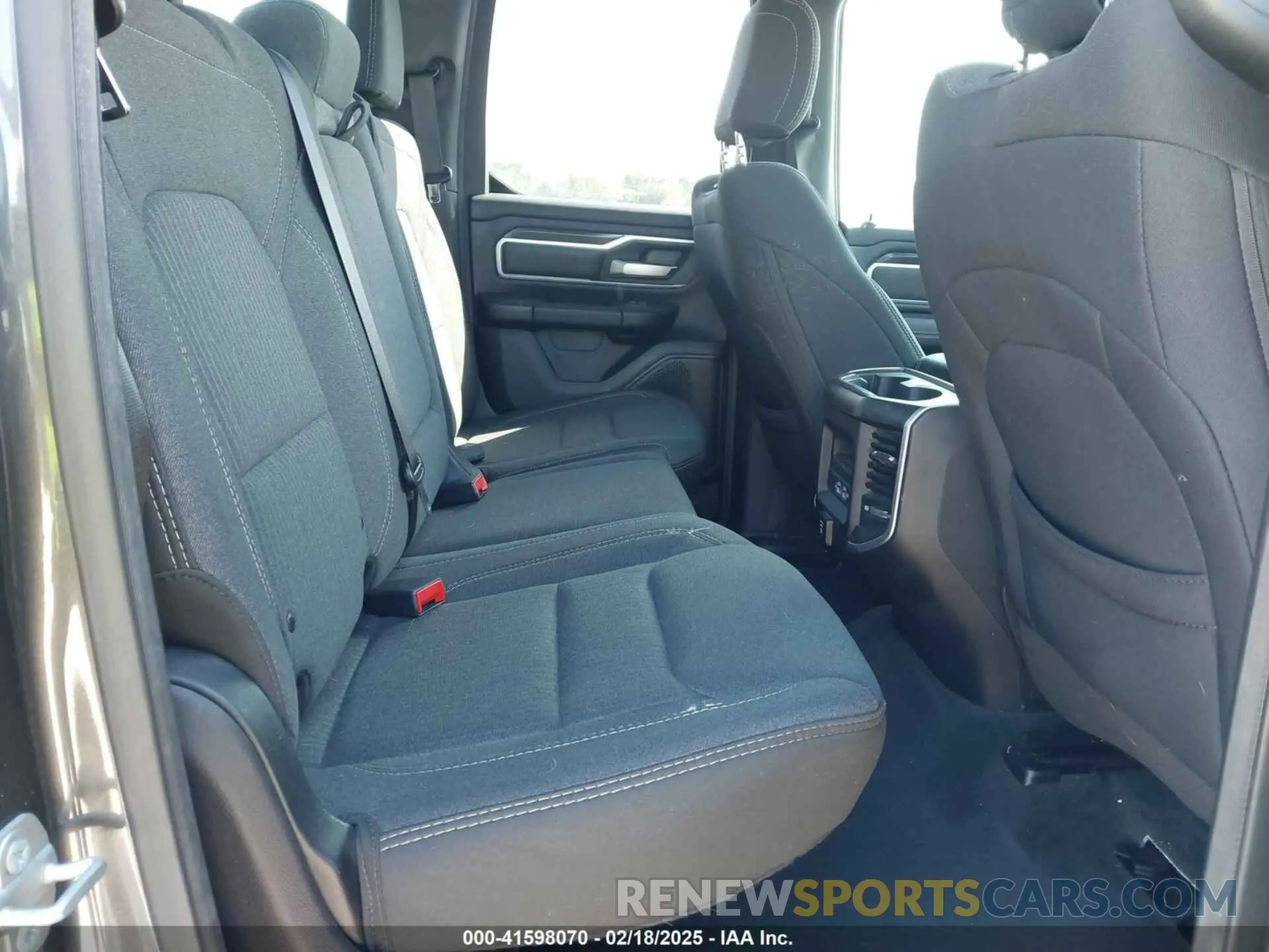 8 fotografías del automóvil dañado 1C6RREBT7KN905172 RAM 1500 2019