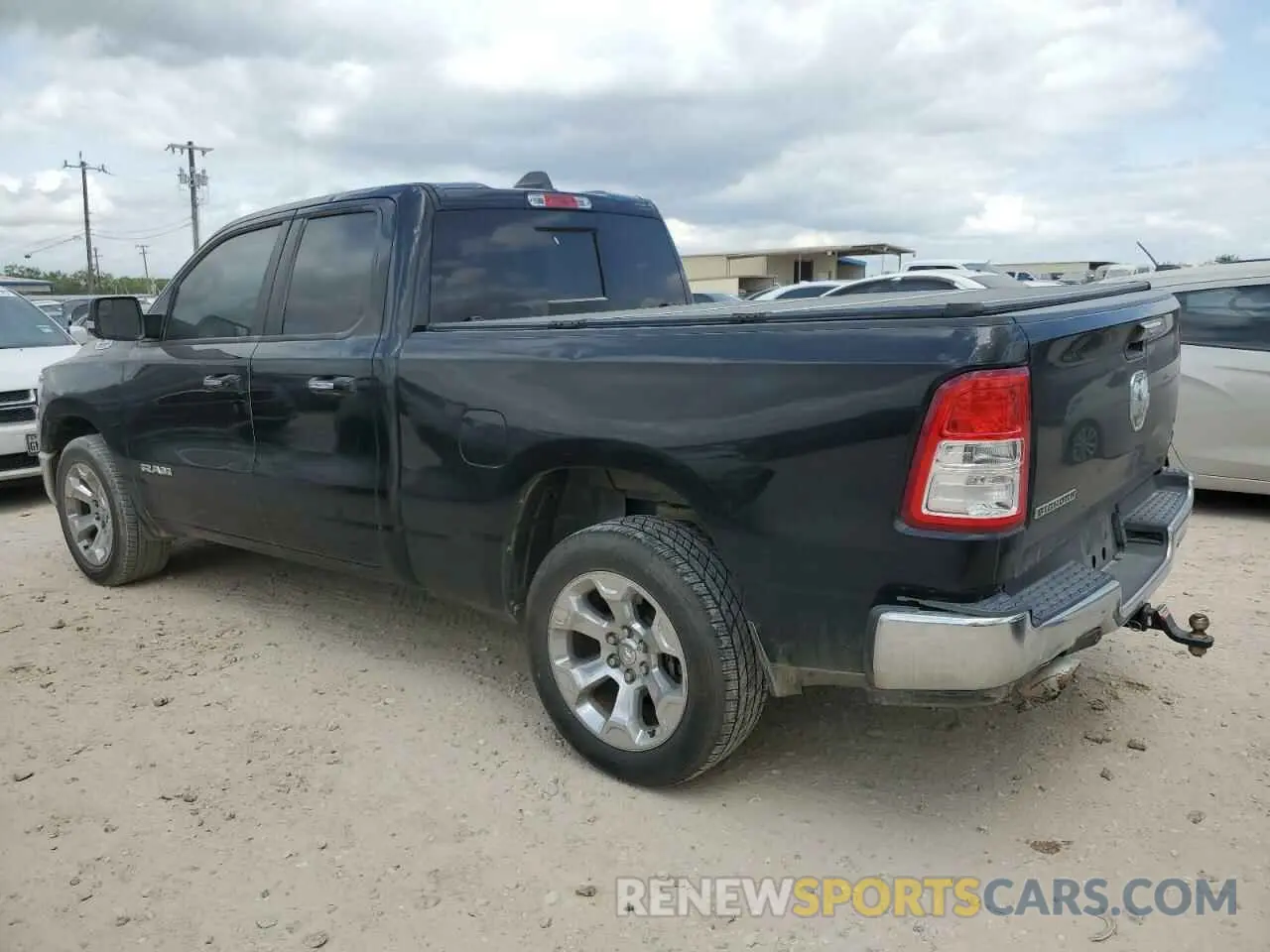 2 fotografías del automóvil dañado 1C6RREBT8KN747408 RAM 1500 2019