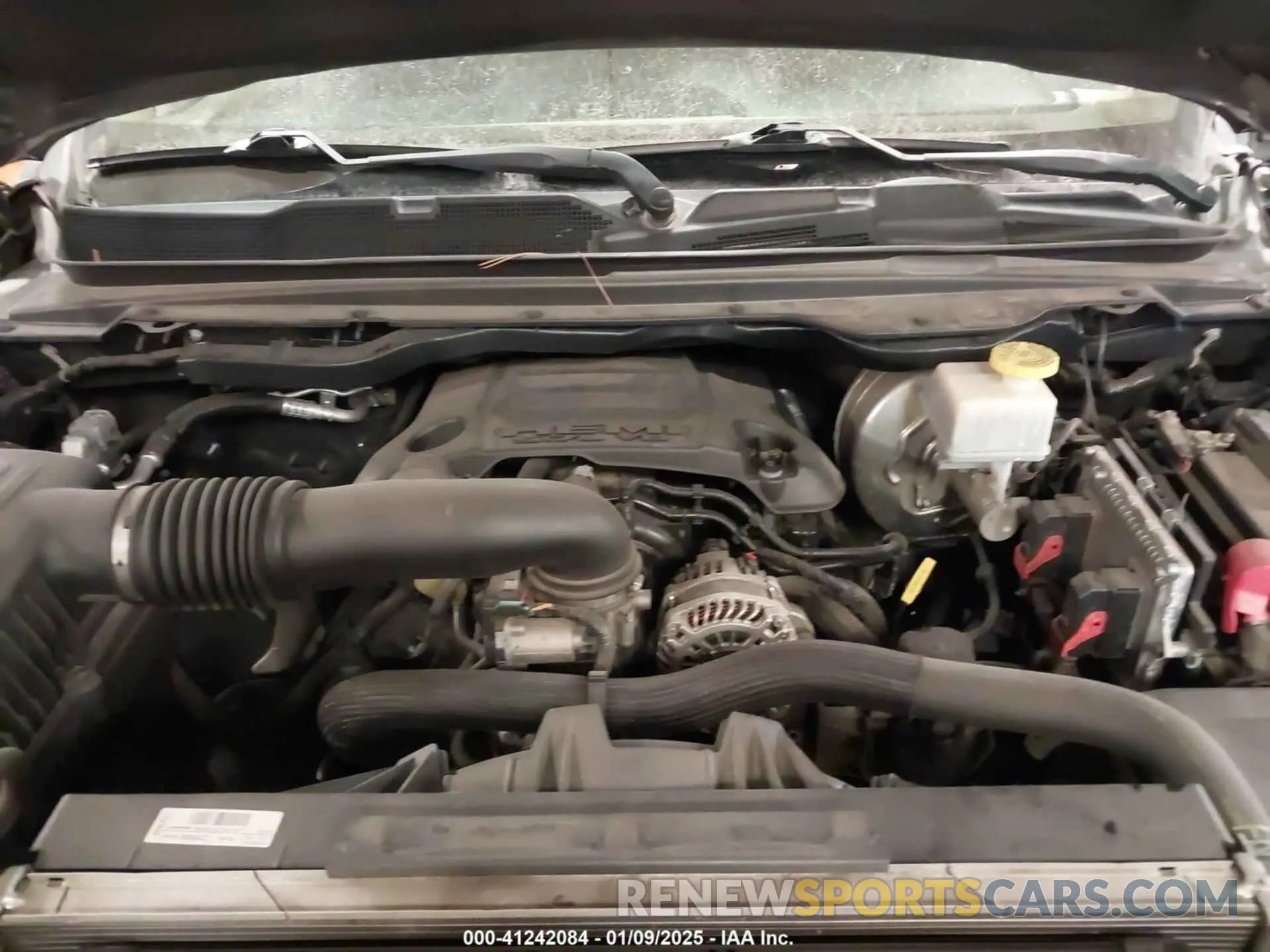 10 fotografías del automóvil dañado 1C6RREBT9KN617833 RAM 1500 2019
