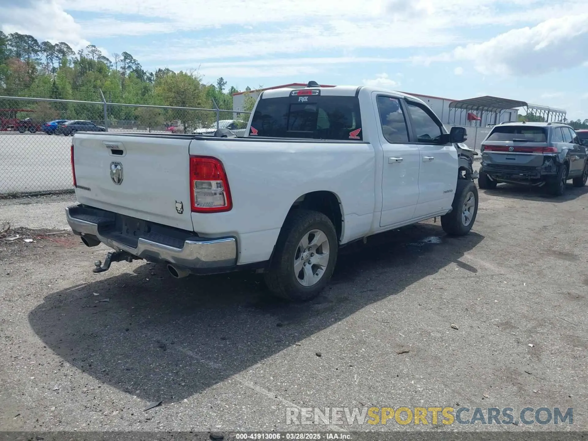 4 fotografías del automóvil dañado 1C6RREBTXKN665924 RAM 1500 2019