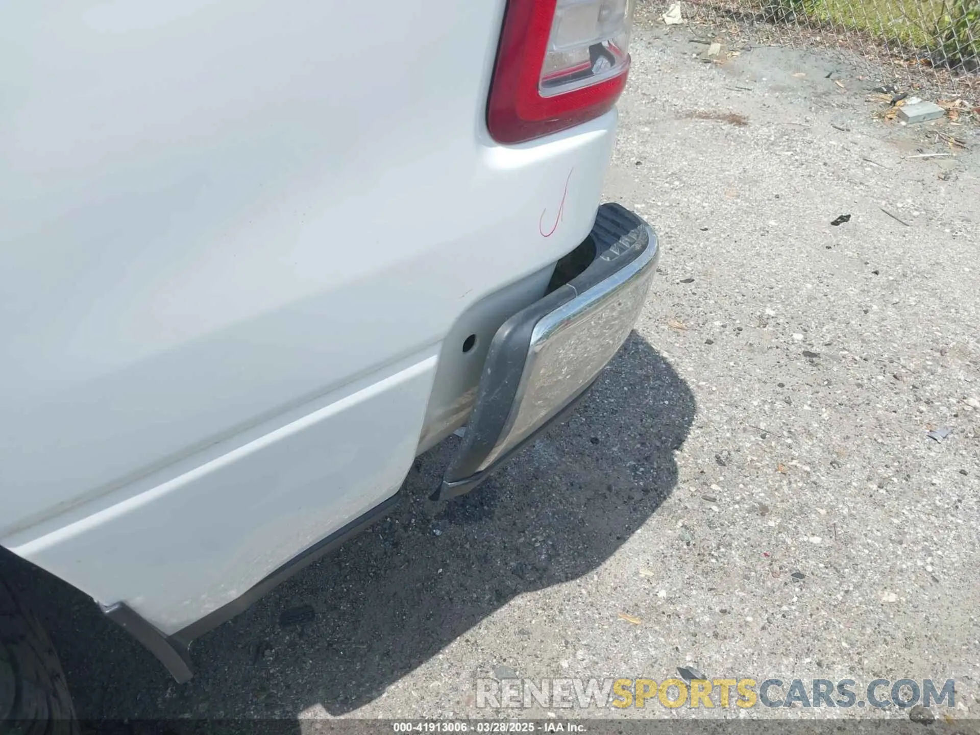 6 fotografías del automóvil dañado 1C6RREBTXKN665924 RAM 1500 2019