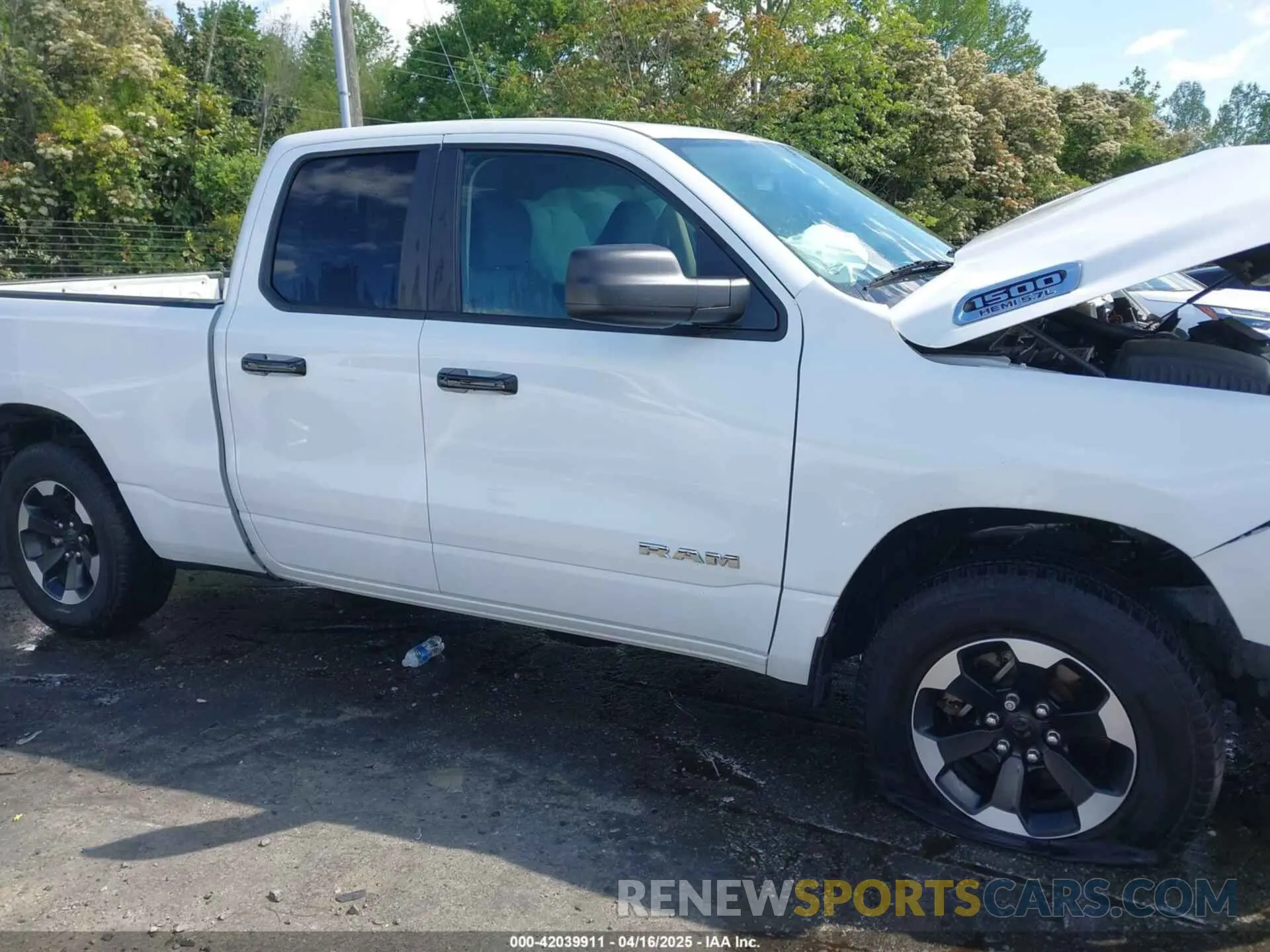 13 fotografías del automóvil dañado 1C6RRECT2KN596550 RAM 1500 2019