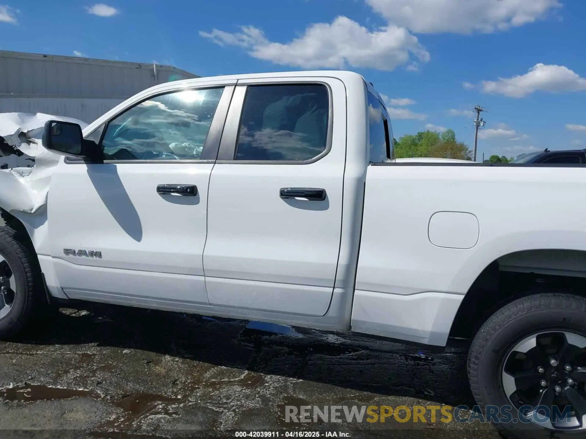 14 fotografías del automóvil dañado 1C6RRECT2KN596550 RAM 1500 2019