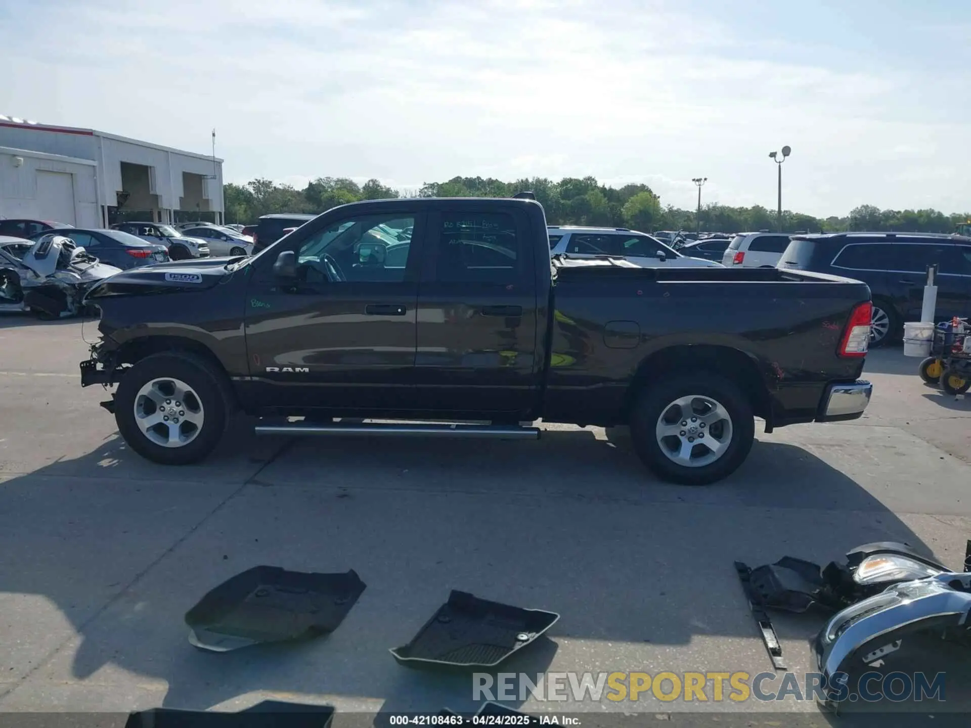 15 fotografías del automóvil dañado 1C6RRECT2KN614786 RAM 1500 2019