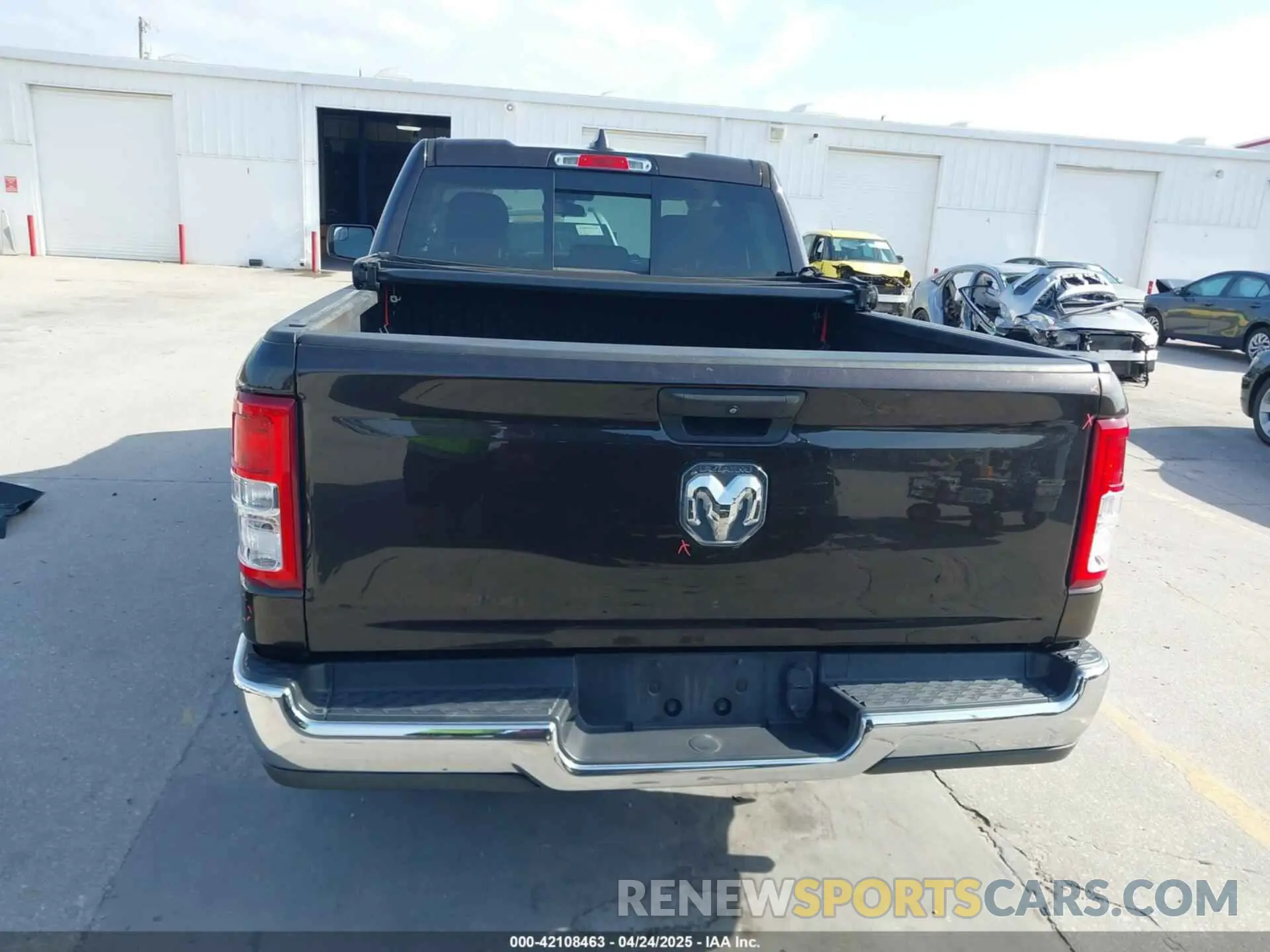 17 fotografías del automóvil dañado 1C6RRECT2KN614786 RAM 1500 2019