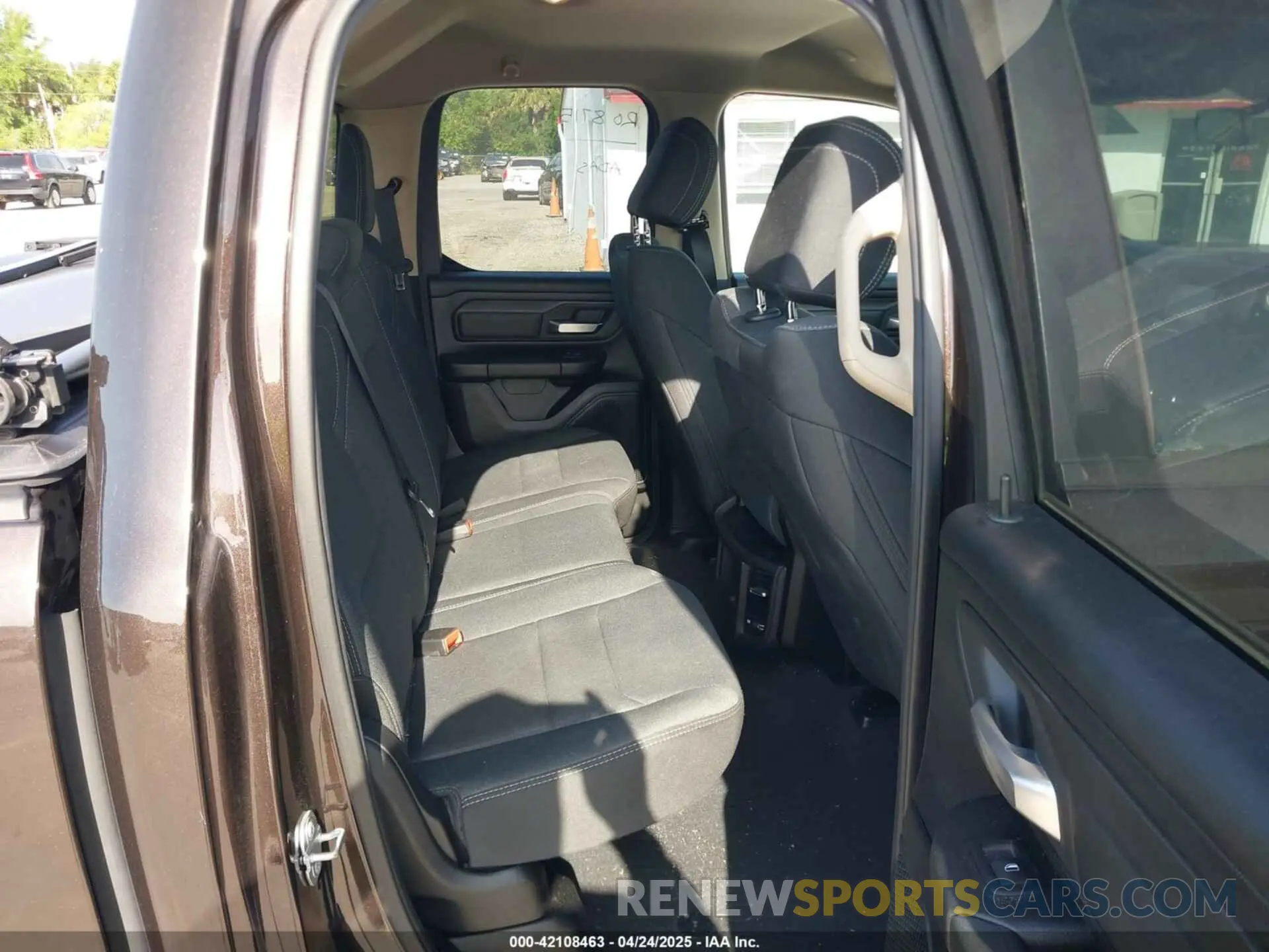 8 fotografías del automóvil dañado 1C6RRECT2KN614786 RAM 1500 2019