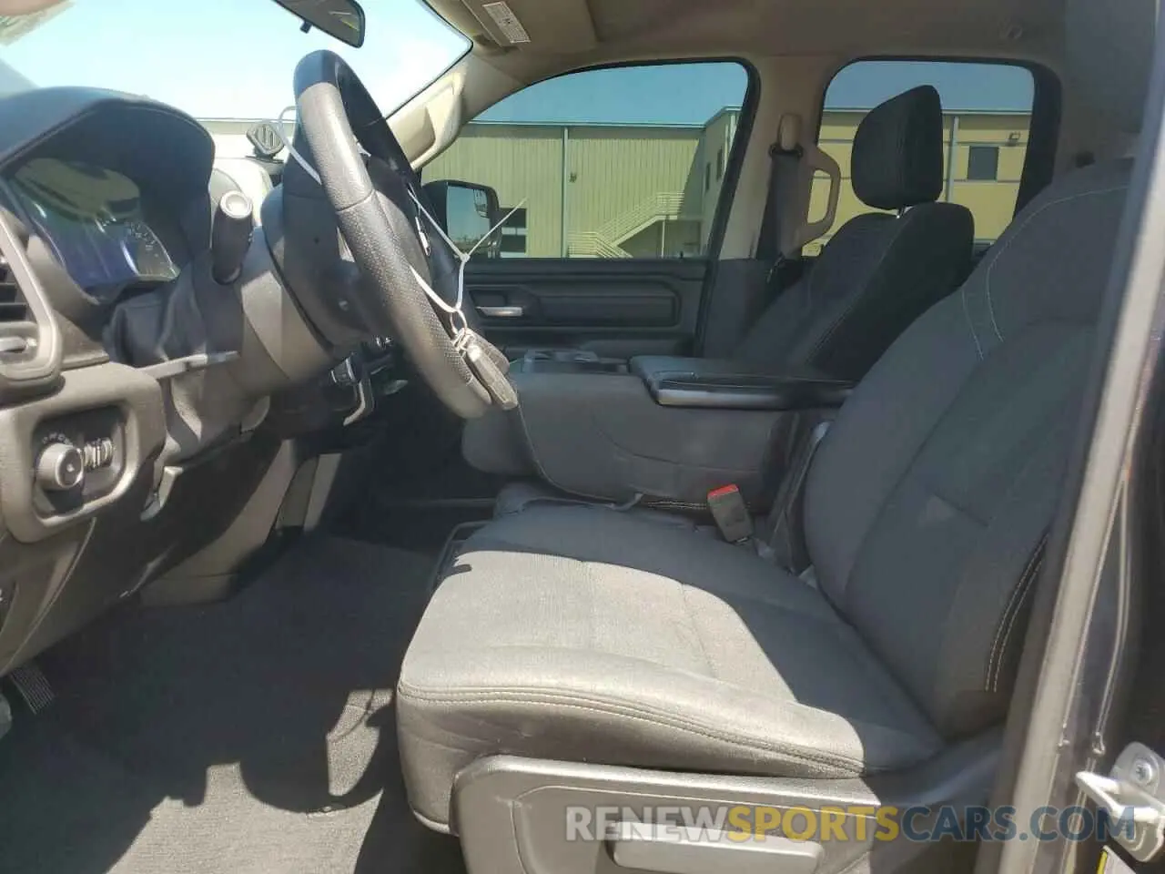 7 fotografías del automóvil dañado 1C6RRECT5KN568404 RAM 1500 2019