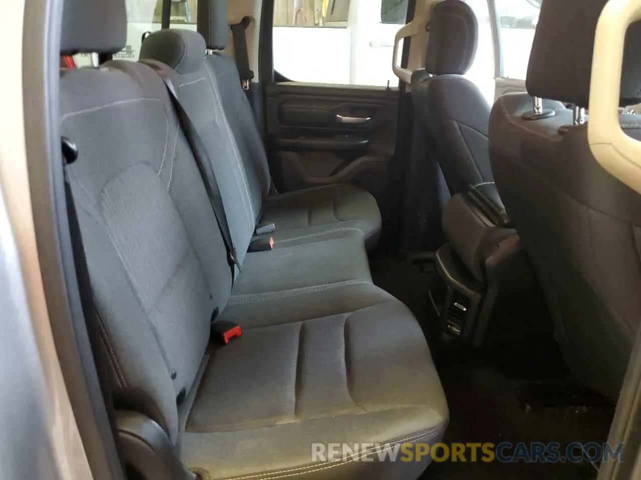 10 fotografías del automóvil dañado 1C6RRECT7KN745812 RAM 1500 2019