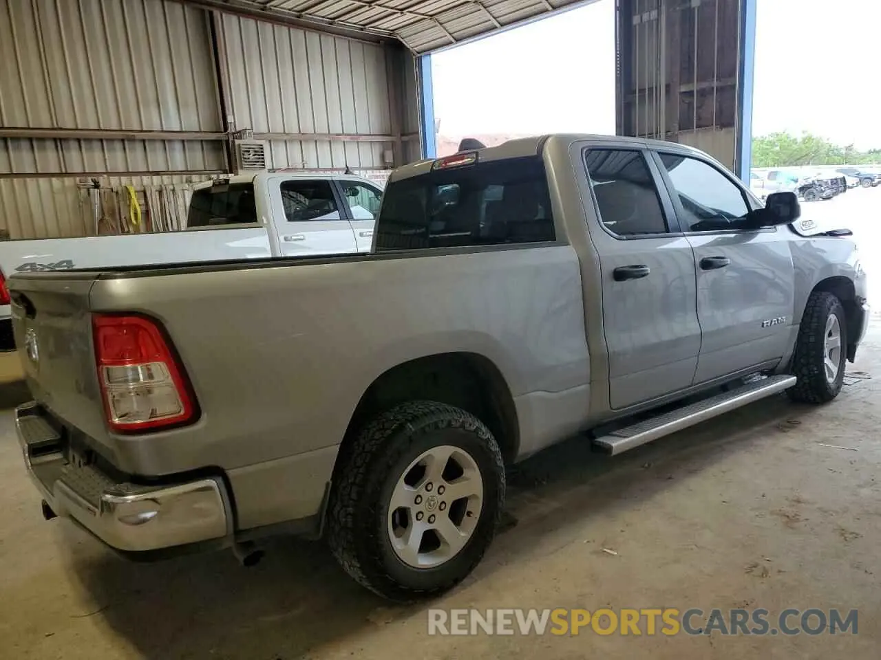 3 fotografías del automóvil dañado 1C6RRECT7KN745812 RAM 1500 2019