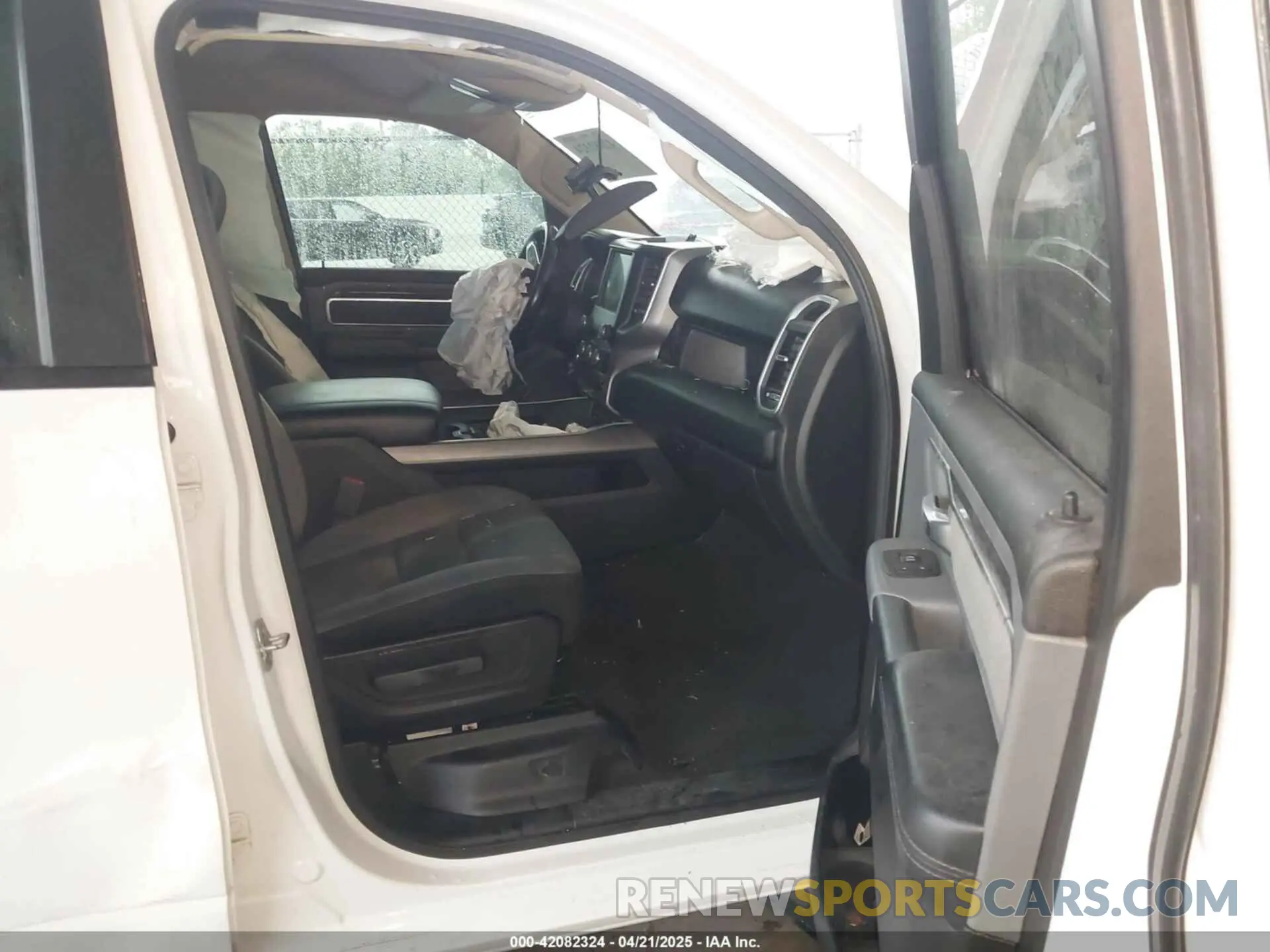 5 fotografías del automóvil dañado 1C6RREFT0KN604351 RAM 1500 2019