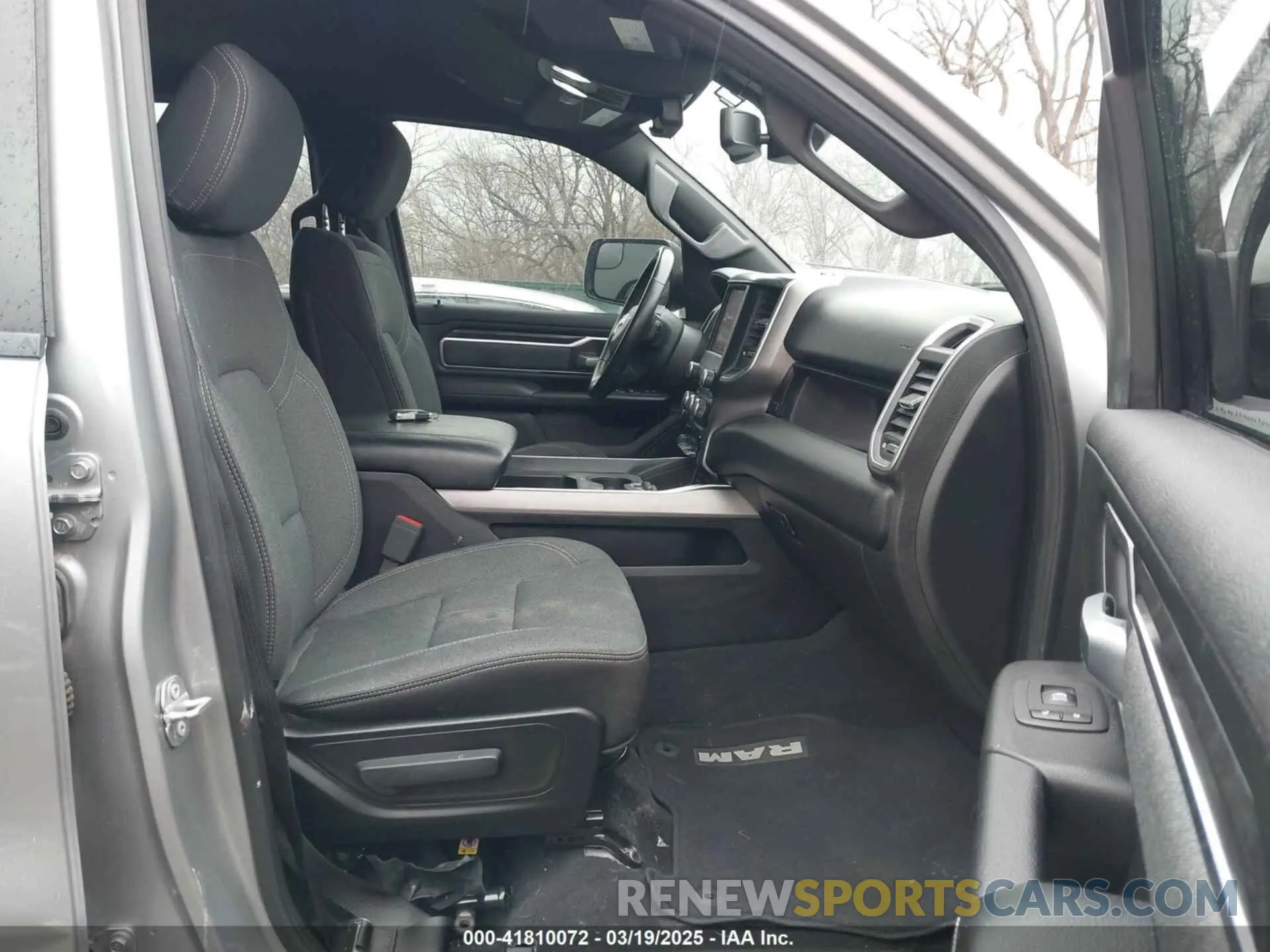 5 fotografías del automóvil dañado 1C6RREFT0KN705714 RAM 1500 2019