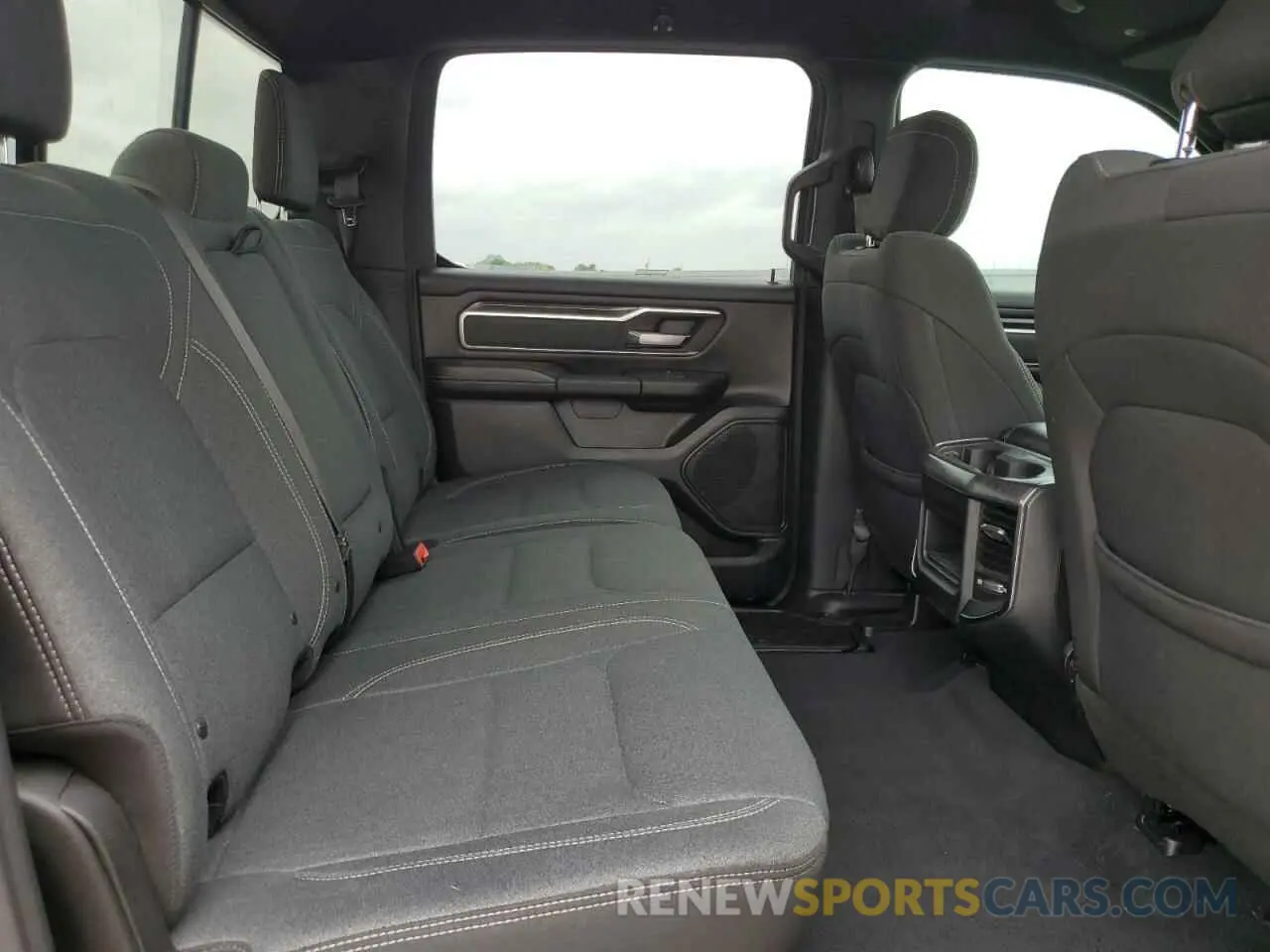 10 fotografías del automóvil dañado 1C6RREFT1KN523200 RAM 1500 2019