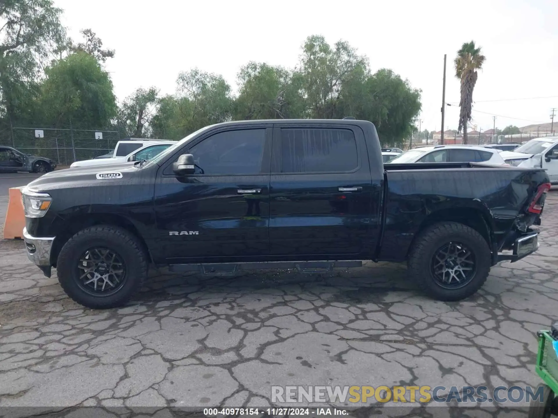 14 fotografías del automóvil dañado 1C6RREFT1KN535167 RAM 1500 2019