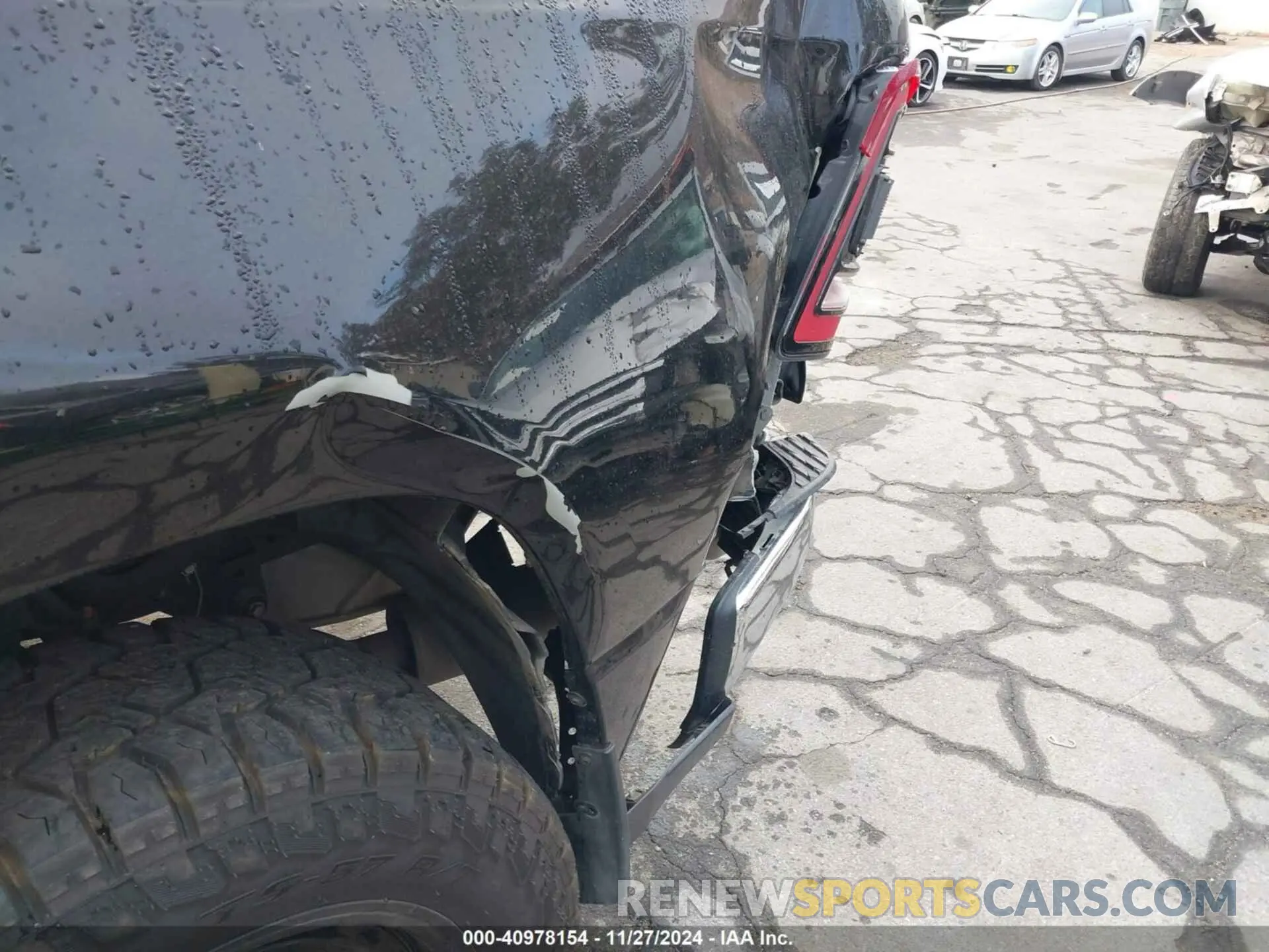 17 fotografías del automóvil dañado 1C6RREFT1KN535167 RAM 1500 2019