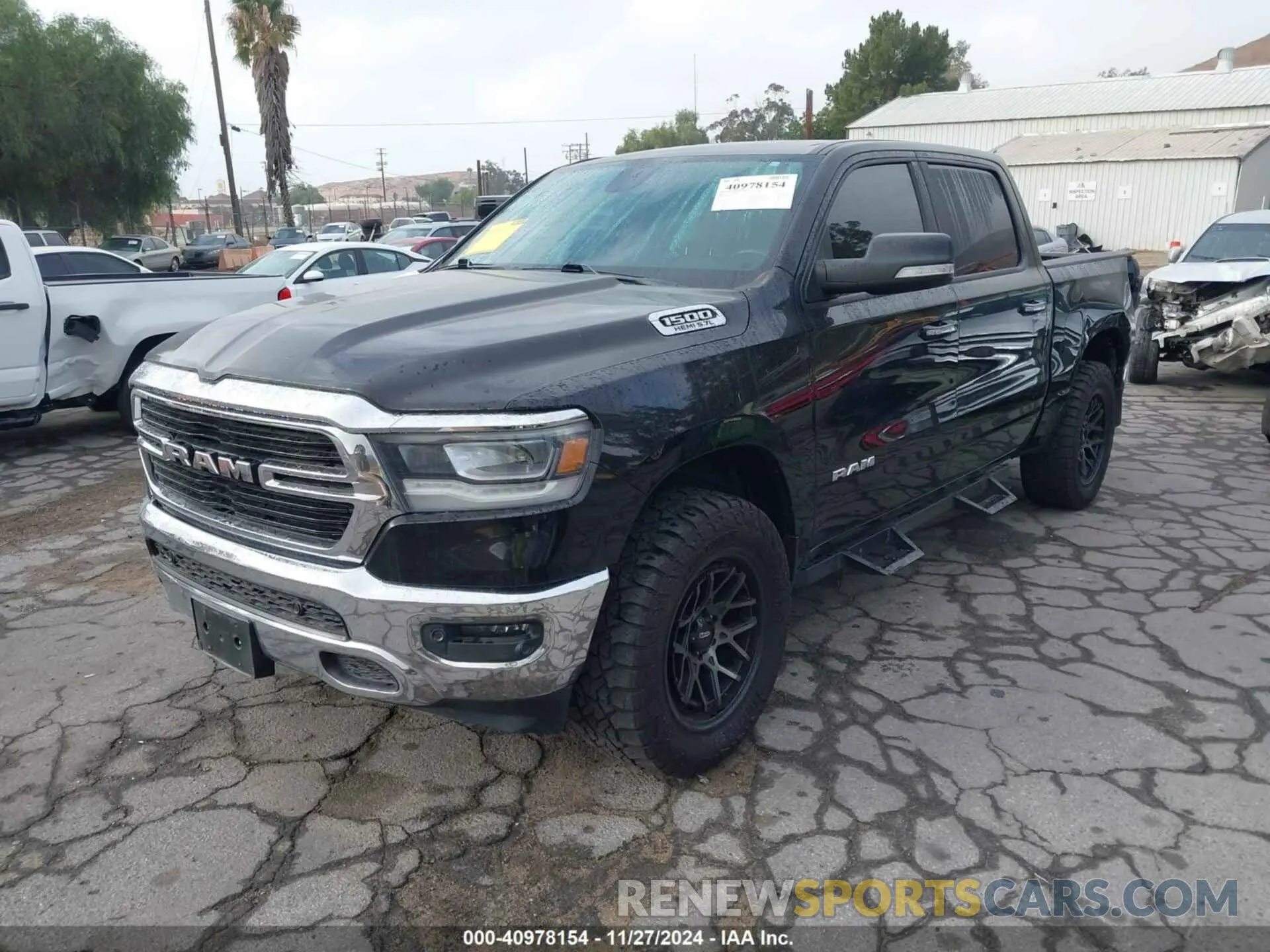 2 fotografías del automóvil dañado 1C6RREFT1KN535167 RAM 1500 2019