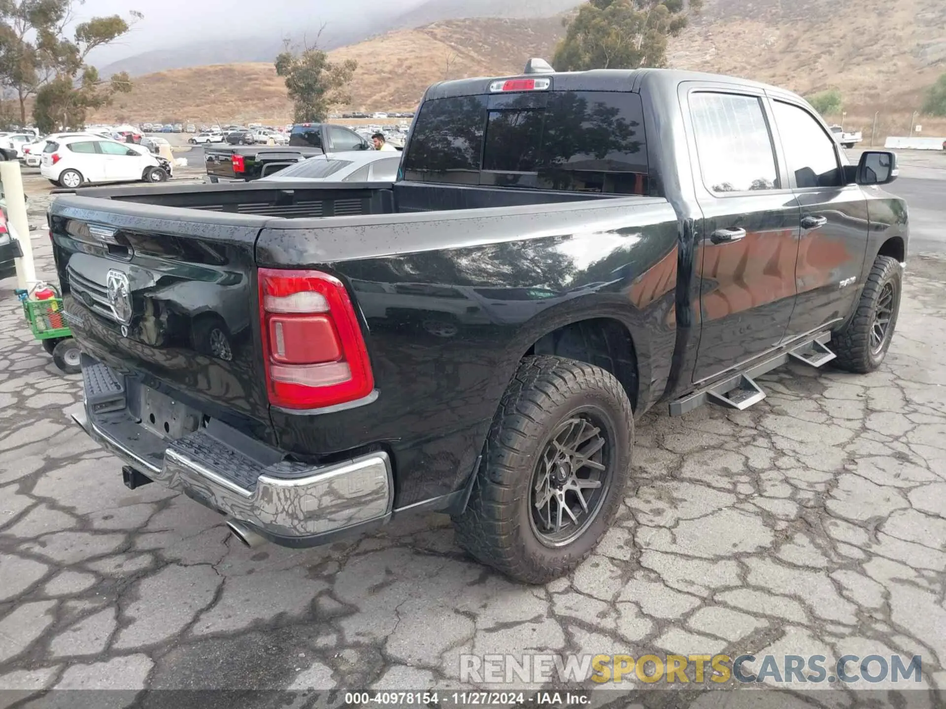4 fotografías del automóvil dañado 1C6RREFT1KN535167 RAM 1500 2019