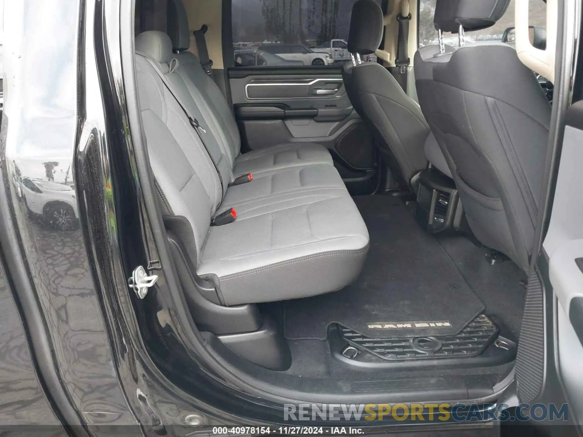 8 fotografías del automóvil dañado 1C6RREFT1KN535167 RAM 1500 2019