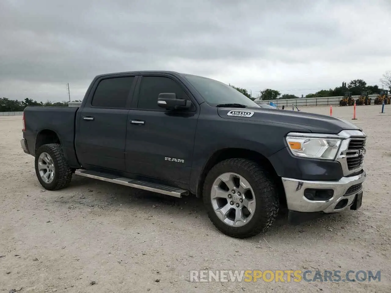 4 fotografías del automóvil dañado 1C6RREFT1KN548470 RAM 1500 2019