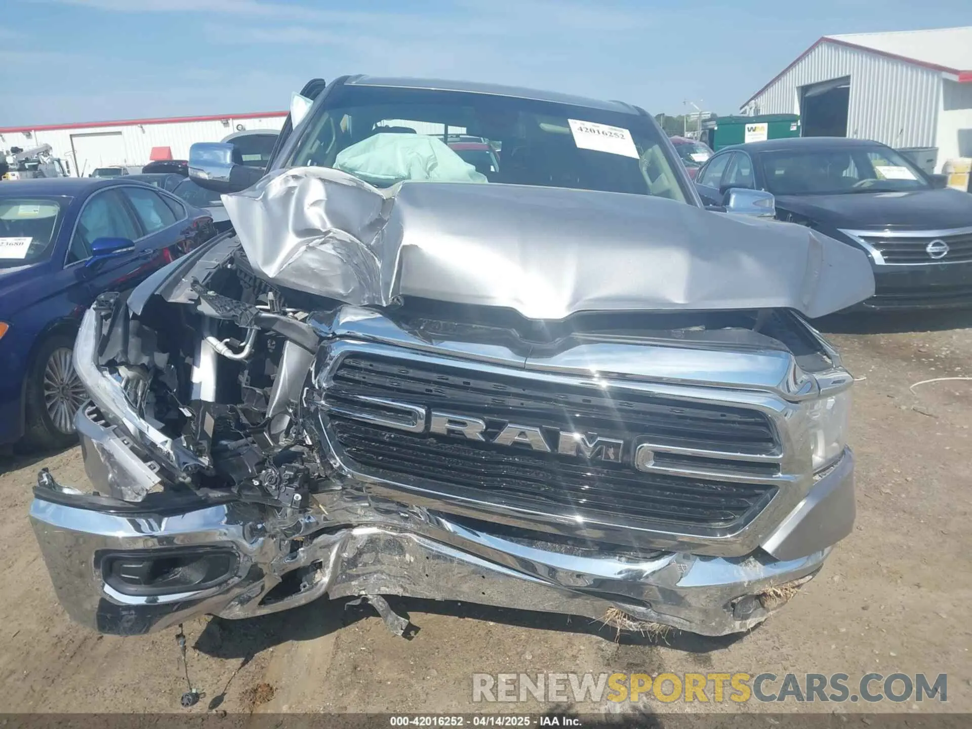 12 fotografías del automóvil dañado 1C6RREFT1KN684047 RAM 1500 2019