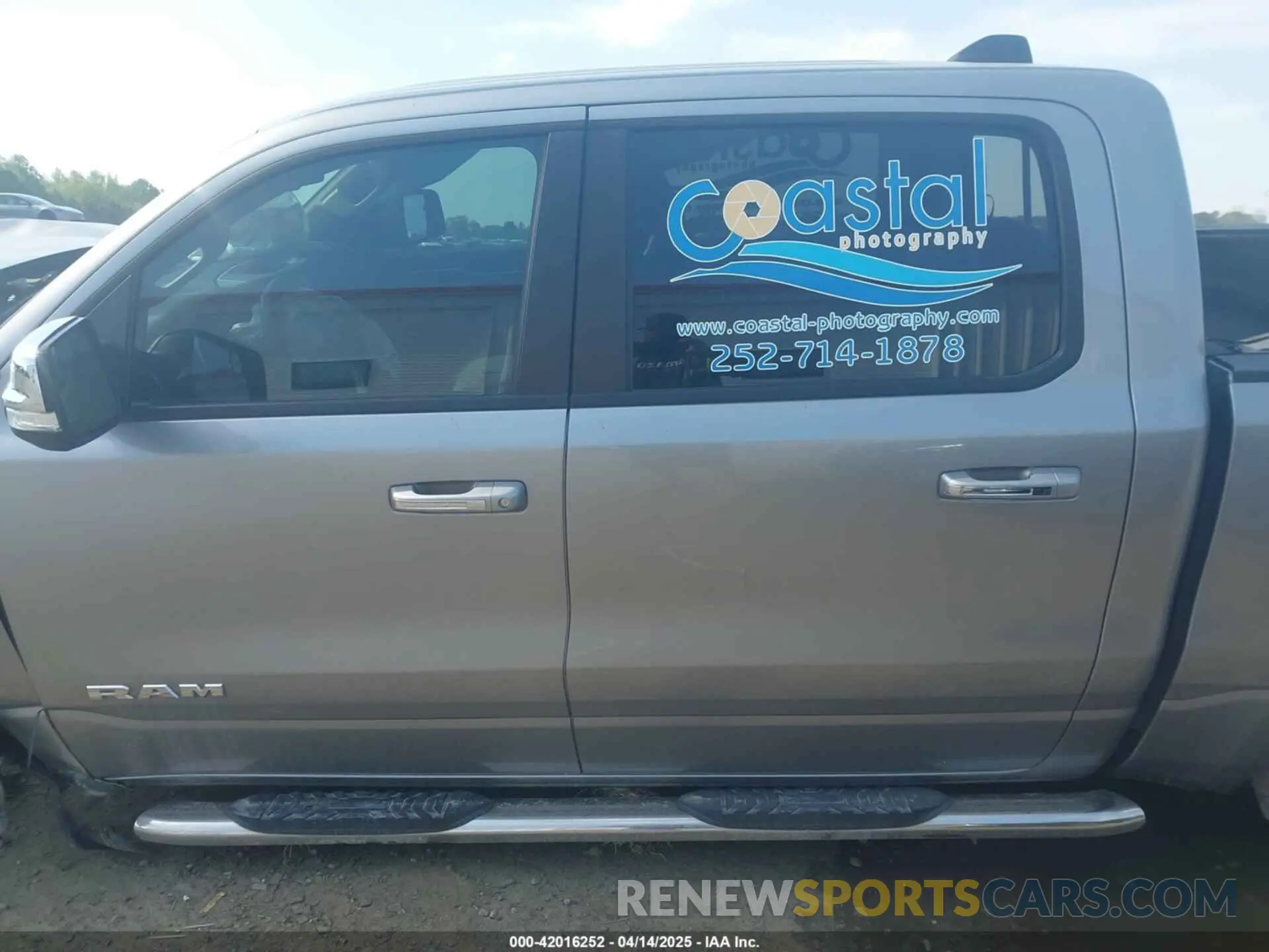 14 fotografías del automóvil dañado 1C6RREFT1KN684047 RAM 1500 2019