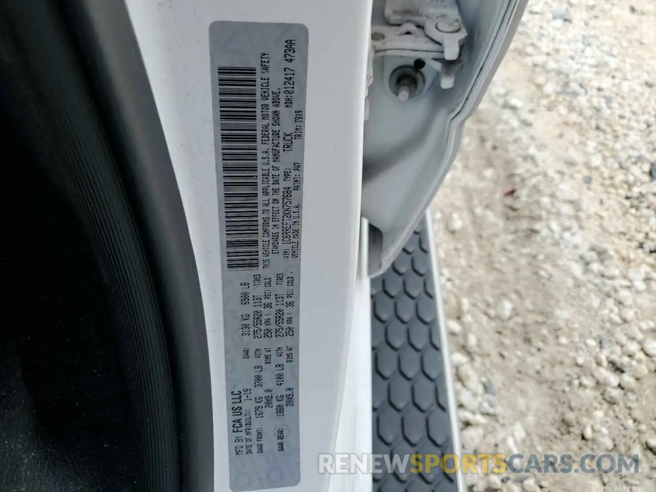 12 fotografías del automóvil dañado 1C6RREFT2KN757684 RAM 1500 2019