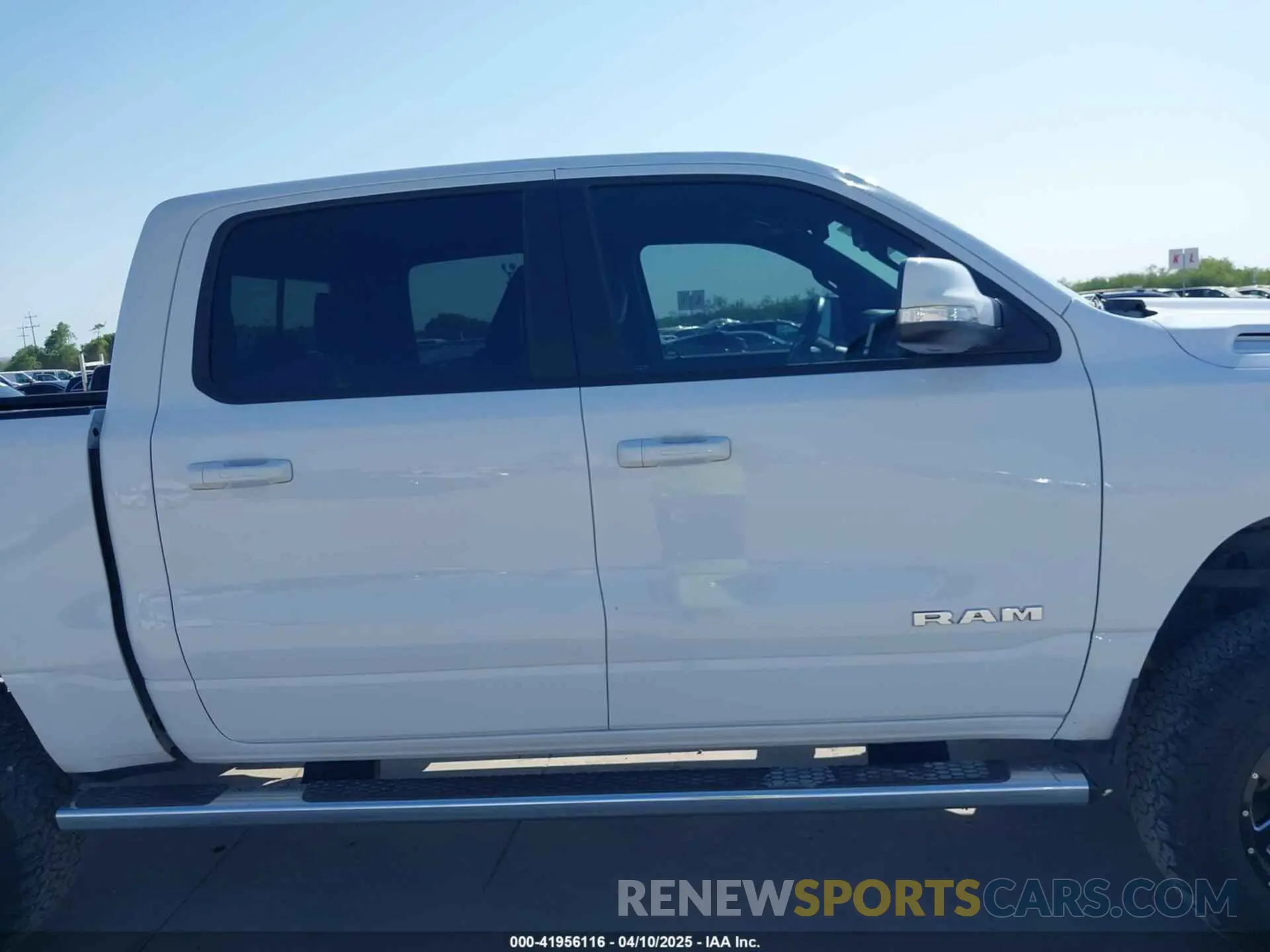 13 fotografías del automóvil dañado 1C6RREFT3KN717033 RAM 1500 2019
