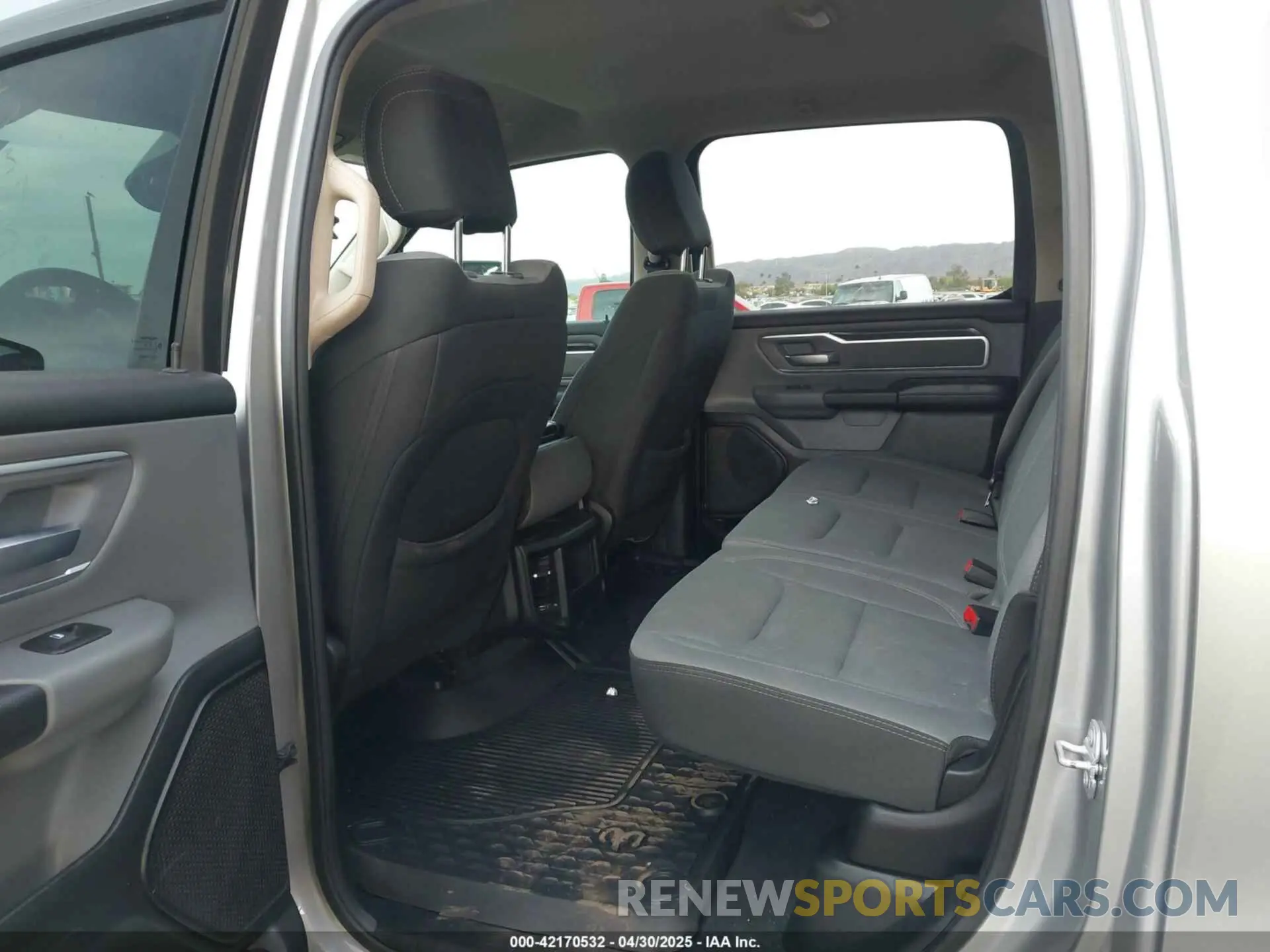 8 fotografías del automóvil dañado 1C6RREFT4KN828335 RAM 1500 2019