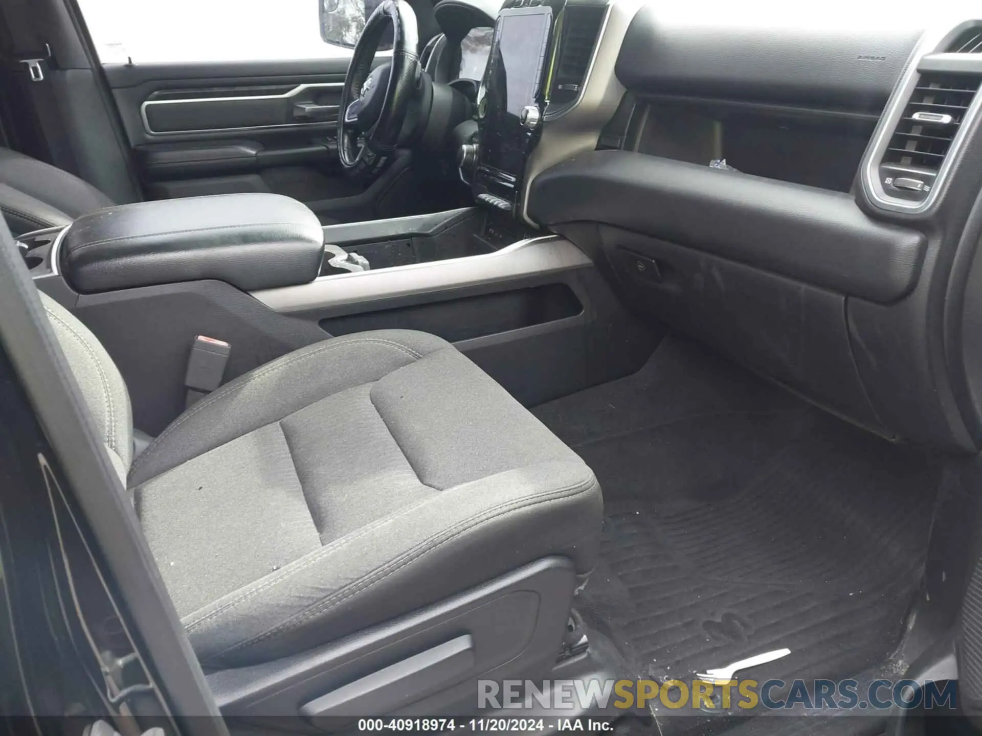 5 fotografías del automóvil dañado 1C6RREFT4KN852103 RAM 1500 2019