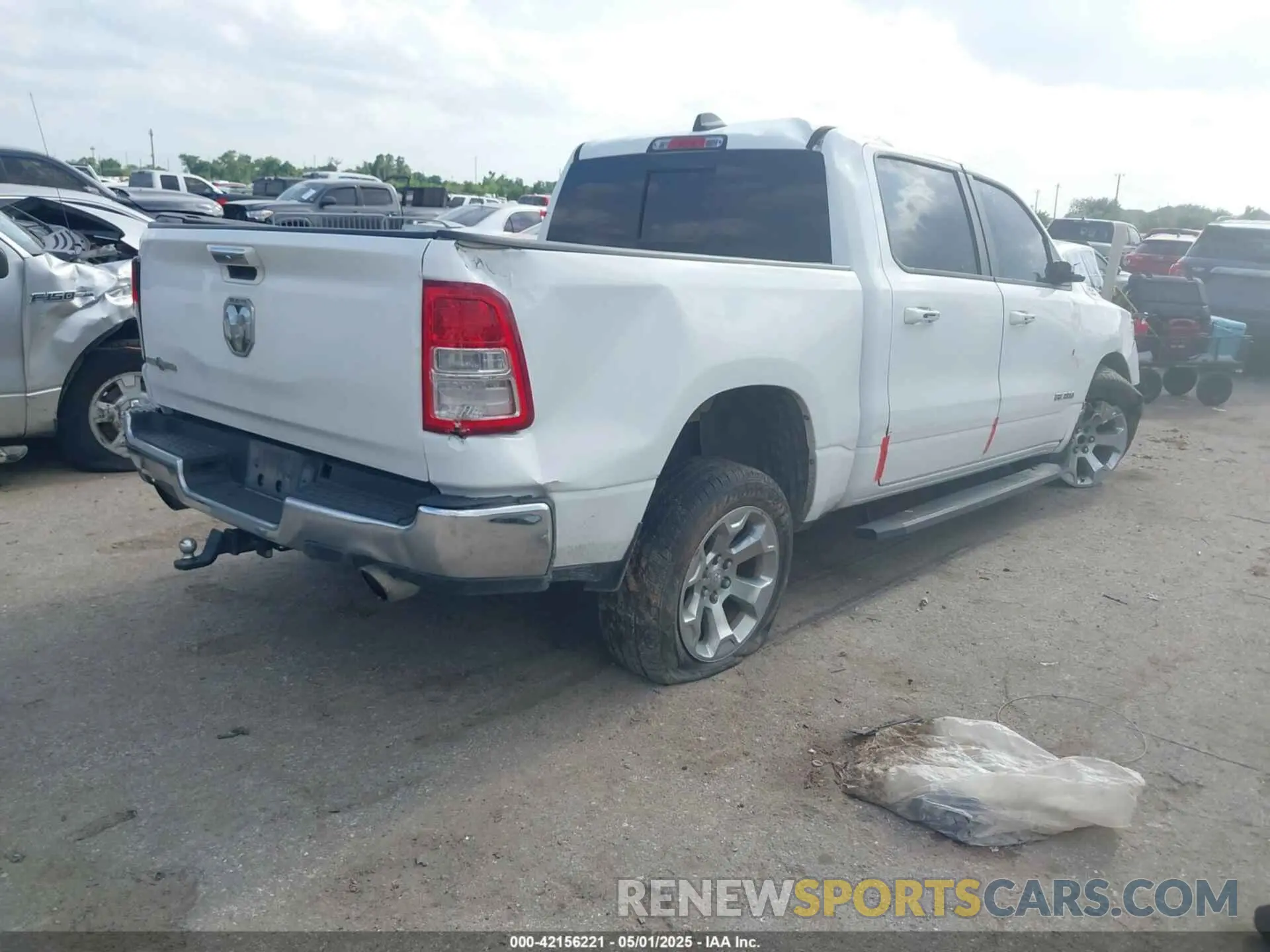 4 fotografías del automóvil dañado 1C6RREFT5KN596490 RAM 1500 2019