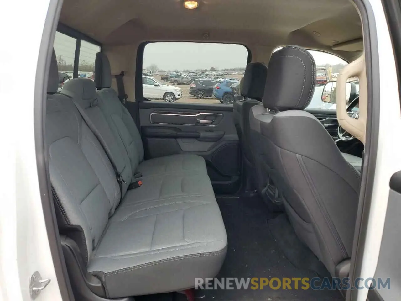 10 fotografías del automóvil dañado 1C6RREFT5KN660897 RAM 1500 2019