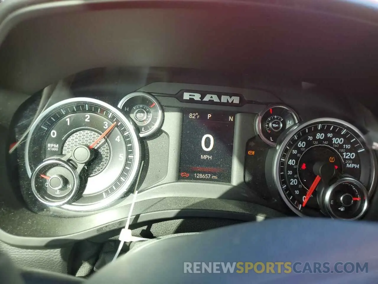 9 fotografías del automóvil dañado 1C6RREFT5KN664285 RAM 1500 2019