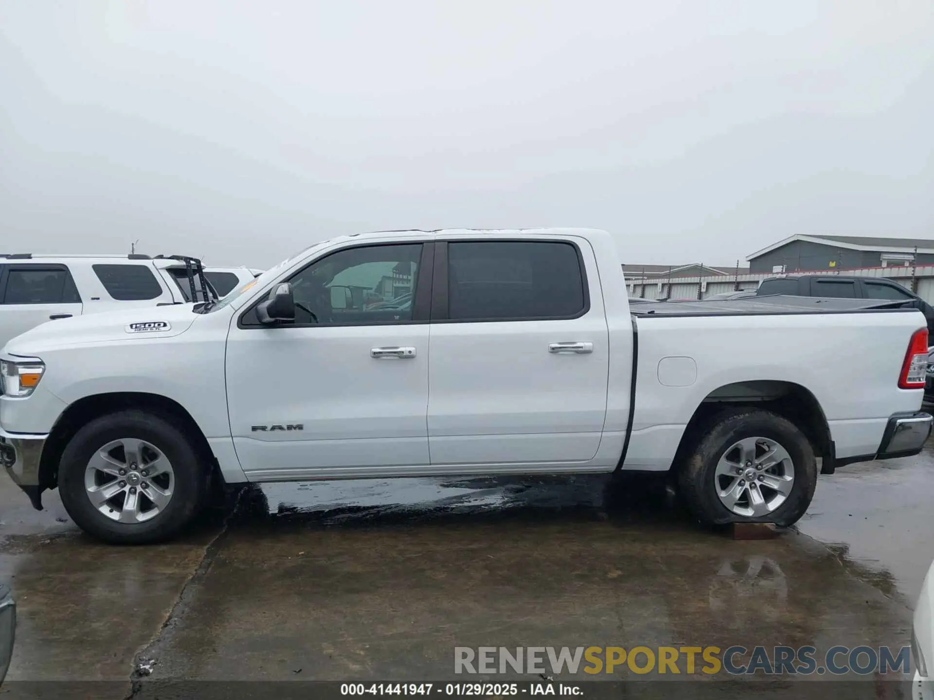 13 fotografías del automóvil dañado 1C6RREFT5KN848027 RAM 1500 2019