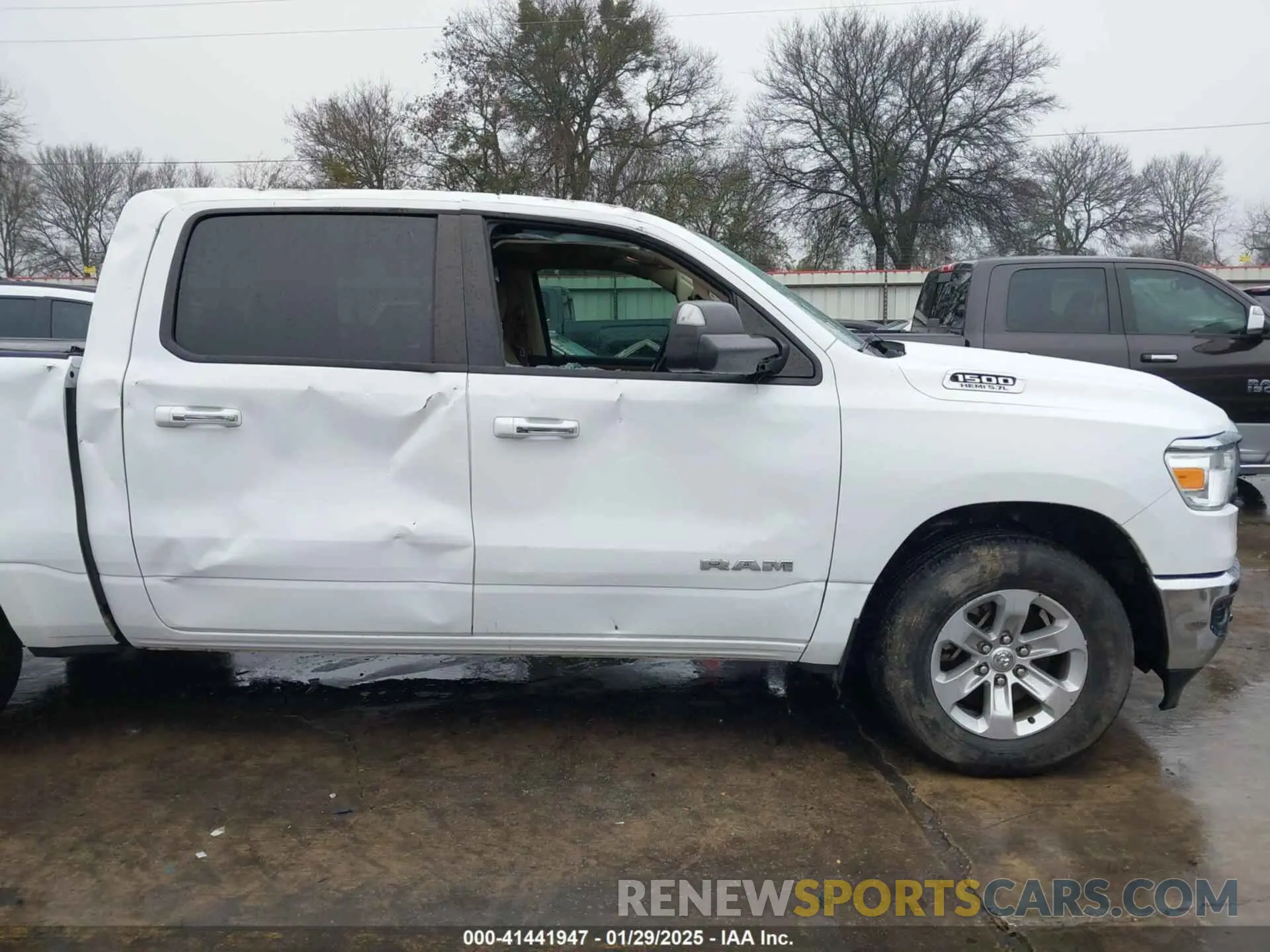15 fotografías del automóvil dañado 1C6RREFT5KN848027 RAM 1500 2019