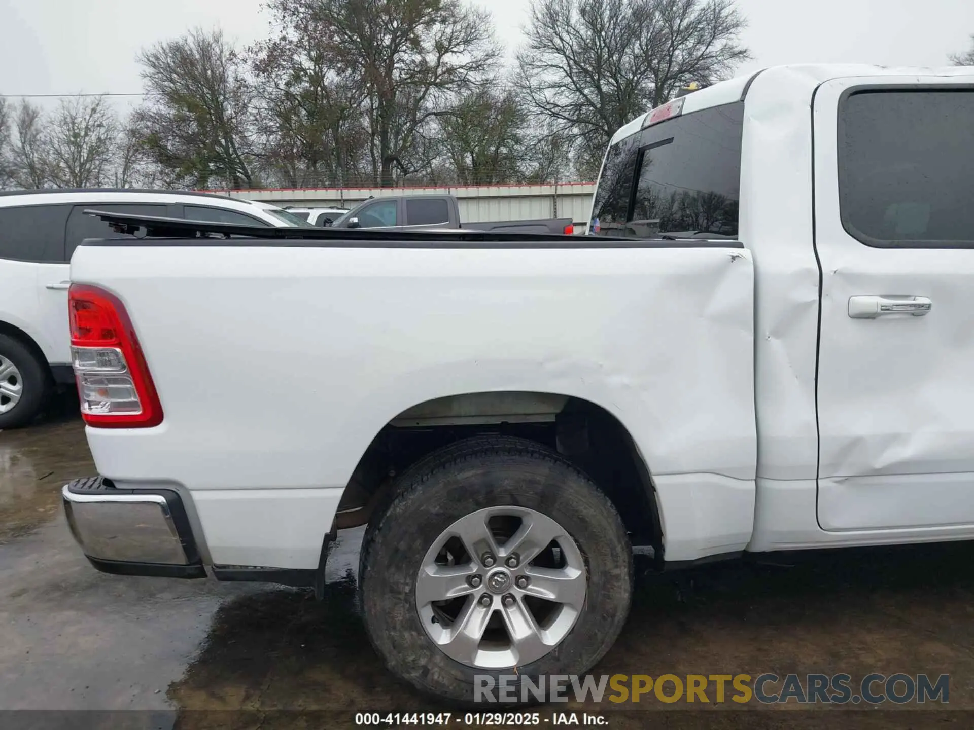 16 fotografías del automóvil dañado 1C6RREFT5KN848027 RAM 1500 2019