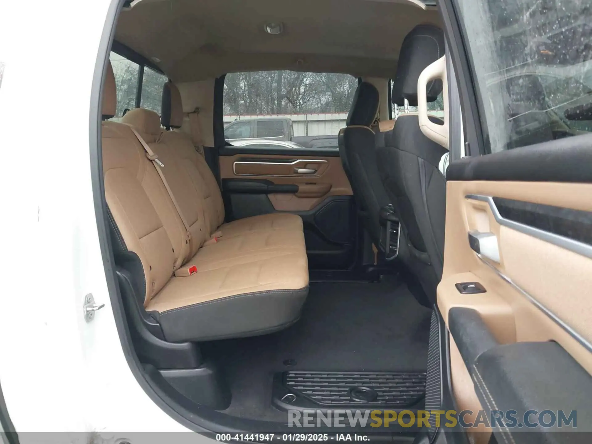 8 fotografías del automóvil dañado 1C6RREFT5KN848027 RAM 1500 2019